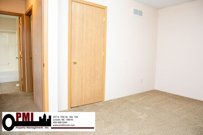 Building Photo - 1738 N 27th St