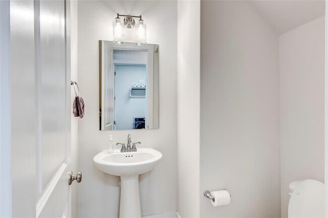 Building Photo - 212 Charbono St