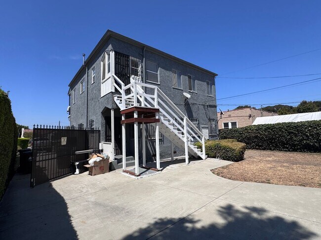 Building Photo - 1722 W 79th St