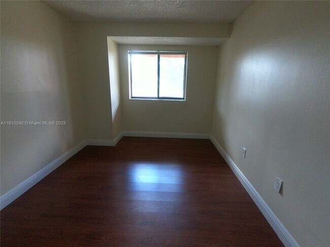 Building Photo - 5200 NW 31st Ave