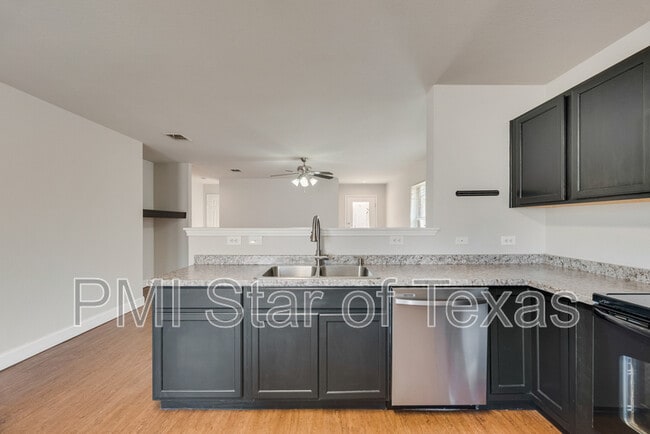 Building Photo - 1034 Churchill Dr