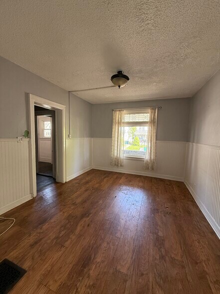 Building Photo - 115 Lockwood Ave