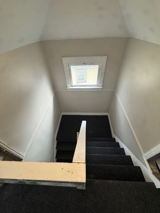 Building Photo - 4 Bedroom Home for Rent in Glenville – Cleveland