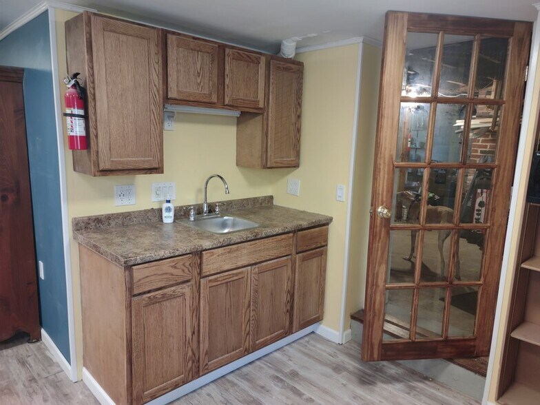 Building Photo - 5 Maryland Ave