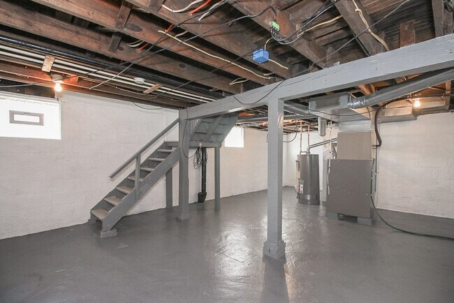 Building Photo - Upland Ave. 333