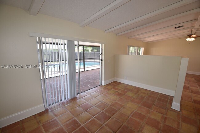 Building Photo - 10656 Shady Pond Ln