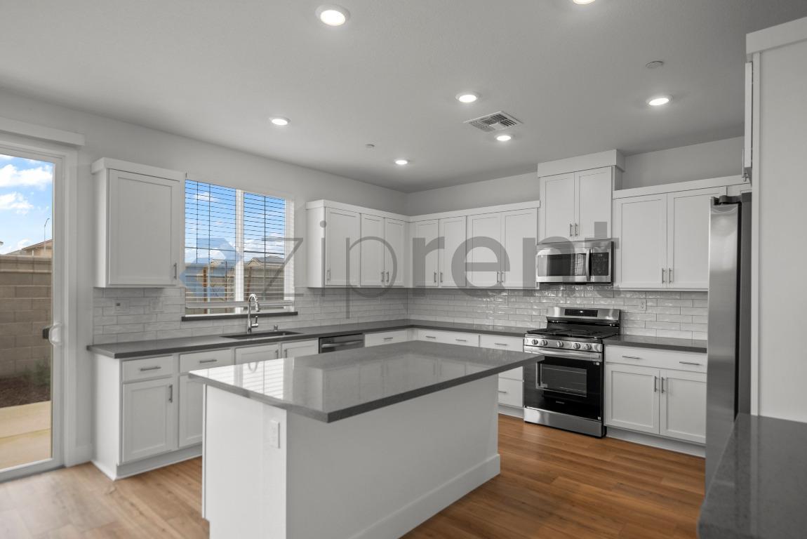 Building Photo - 3375 Tibidabo St