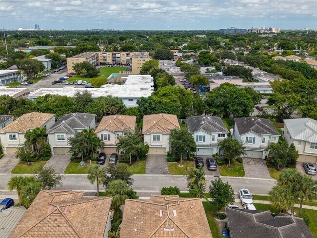 Building Photo - 4325 Large Leaf Ln