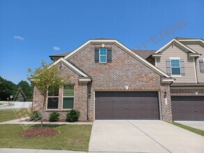 Building Photo - Luxury 5 Bedroom, 3 Bath, 2-Car Garage End...