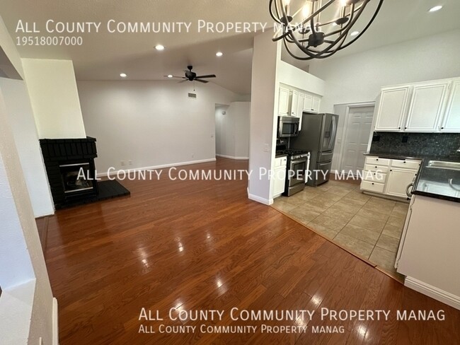 Building Photo - 1857 Creekside Dr