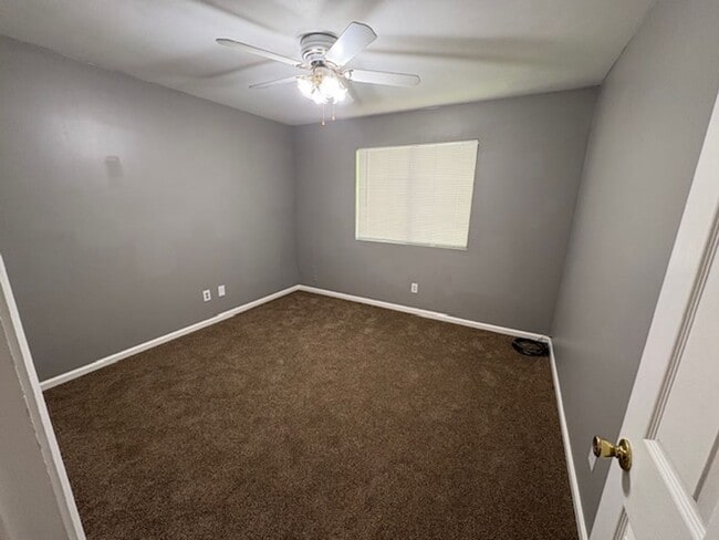 Building Photo - Start your Next Chapter!!! 2nd Floor Condo, Close to Shopping and Dining!!!