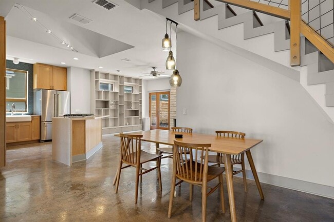 Building Photo - 3116 Sacbe Cove