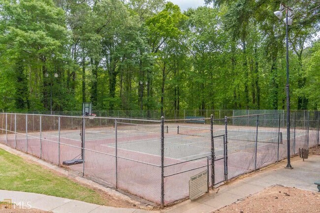 Building Photo - 3097 Colonial Way