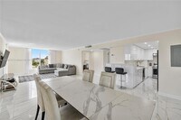 Building Photo - 10350 W Bay Harbor Dr