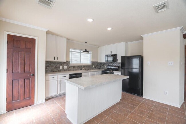 Building Photo - 21815 Grassy Hill Ln
