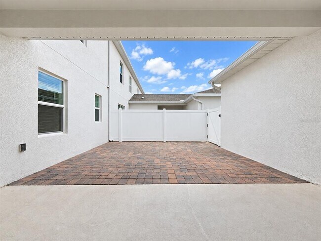 Building Photo - 5605 Ronin Dr