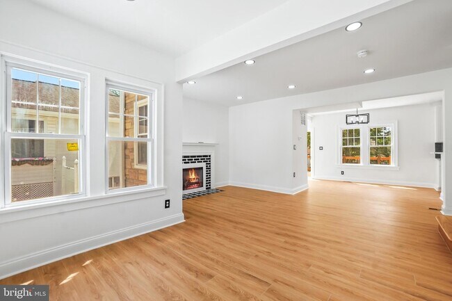 Building Photo - 5309 Chesapeake Rd