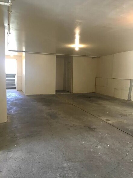 Underground Parking and Storage Unit - 822 E Gatewood Dr