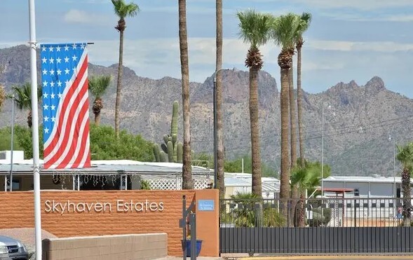 Building Photo - 800 W Apache Trail