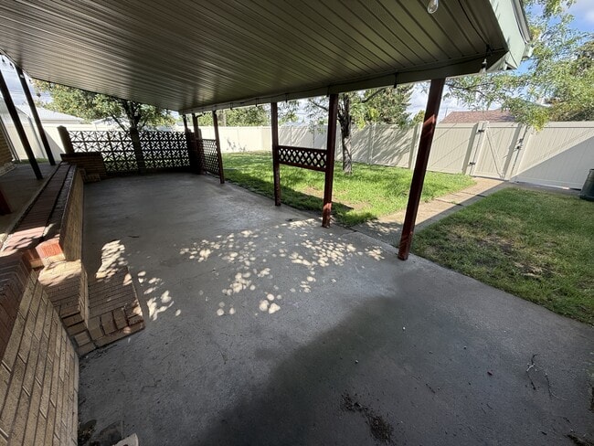 Building Photo - 3201 7th Ave S