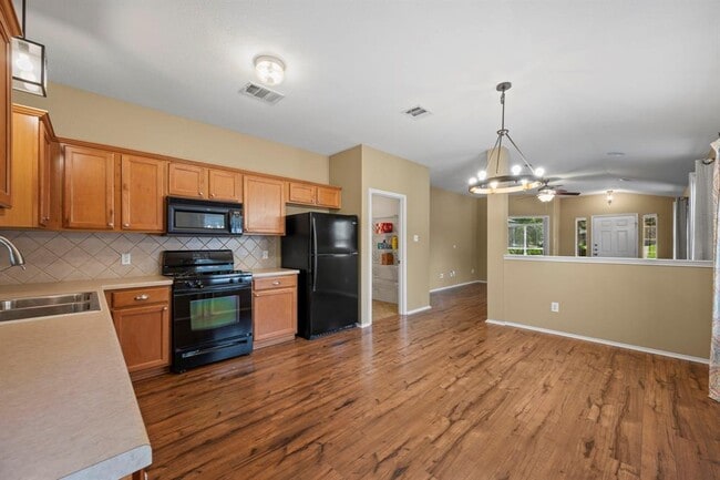 Building Photo - 3841 Castle Rock Cove