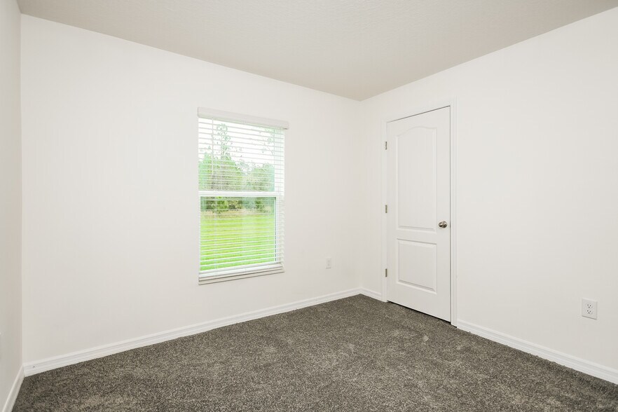Building Photo - 1628 Tench Ct