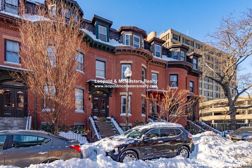 Building Photo - 86 E Brookline St