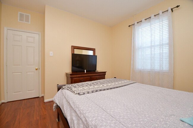 Building Photo - 7110 Anaquitas Creek Ct