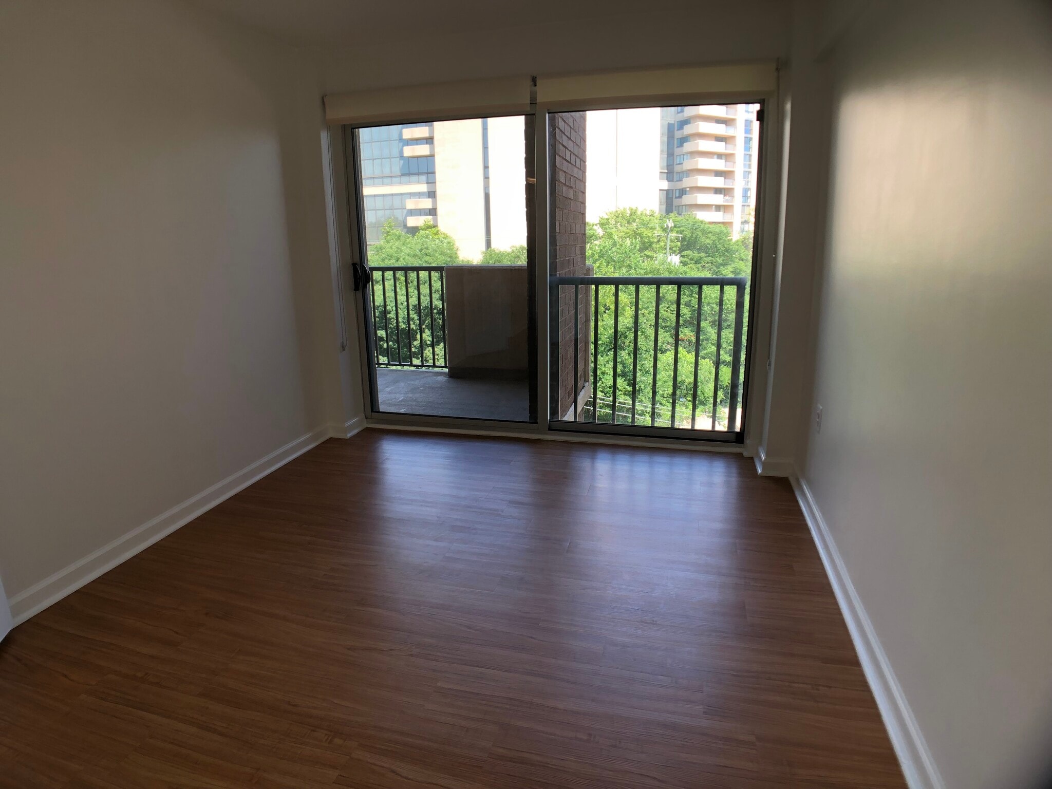 Building Photo - 1300 Army Navy Dr