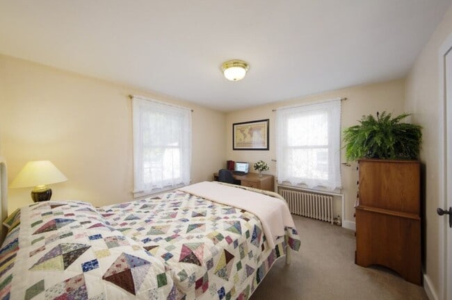 Building Photo - 723 S Allen St