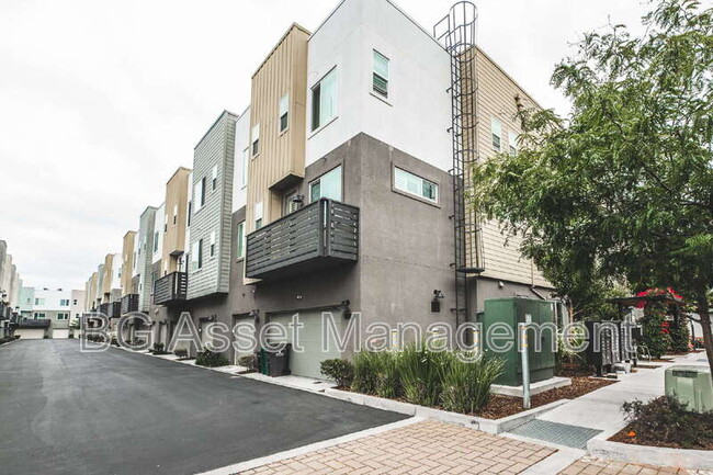 Building Photo - 180 Uptown Cir