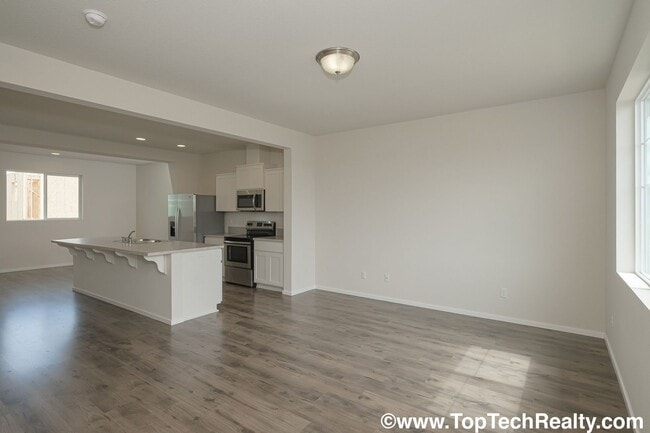 Building Photo - Beautiful North Bethany 3BR 2.5BA Townhome! Great Location, A+Schools!