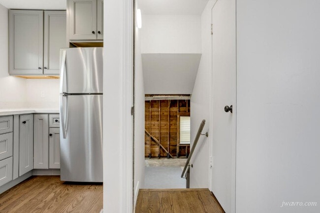 Building Photo - 2 Lapham Way