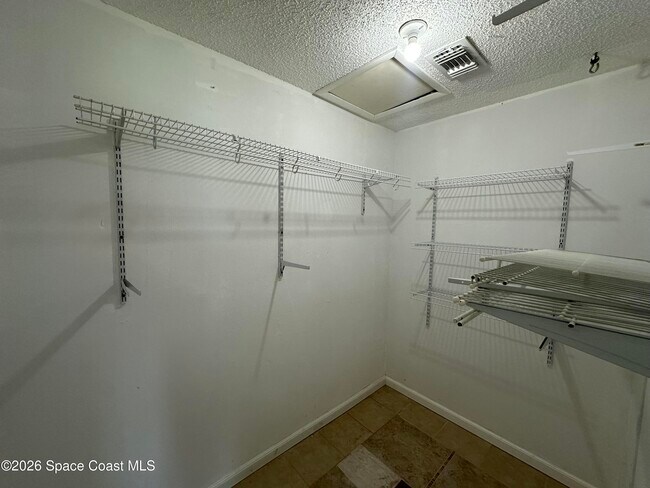 Building Photo - 1424 Croftwood Dr