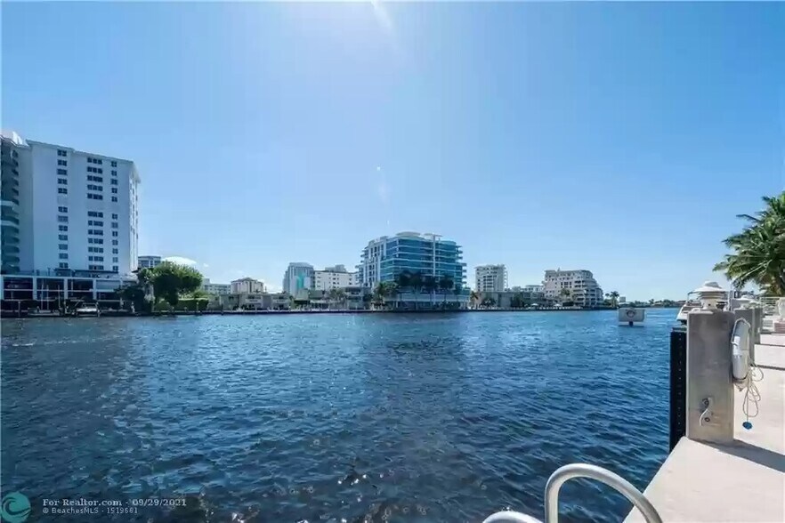 Building Photo - 888 Intracoastal Dr