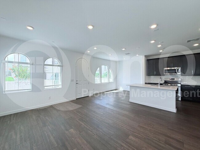 Building Photo - 4077 S Sabrina Dr