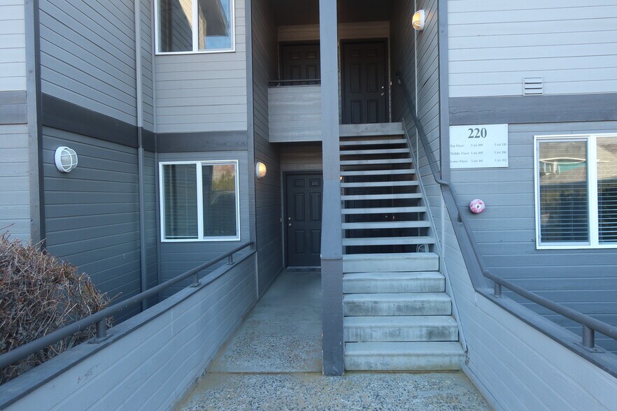 Building Photo - 220 Antles Ave