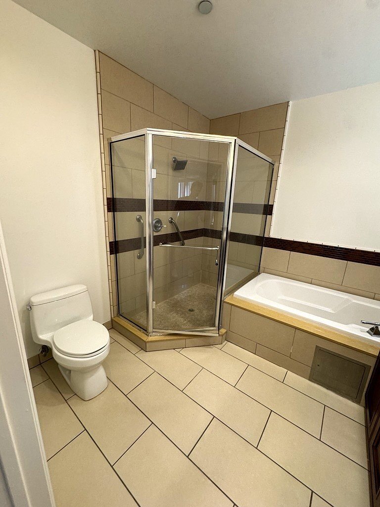 Building Photo - 11848 Kiowa Ave