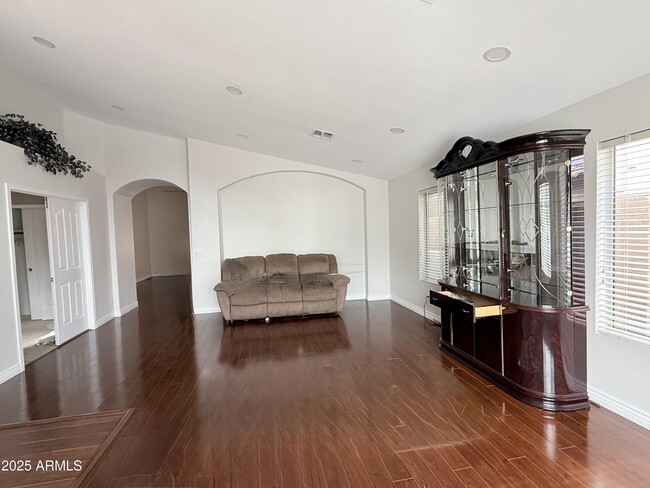 Building Photo - 4762 W Taro Dr