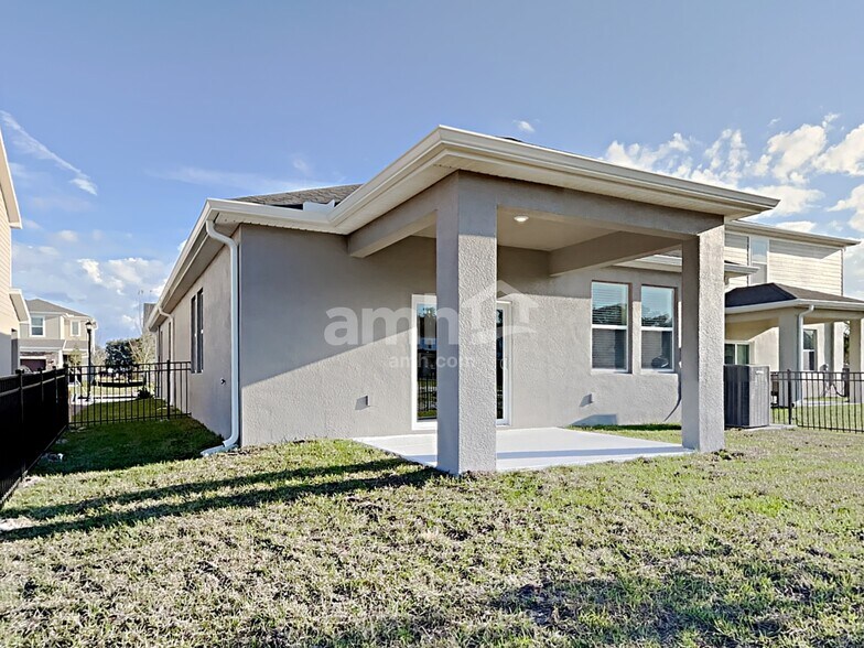 Building Photo - 1004 Walden Woods Dr
