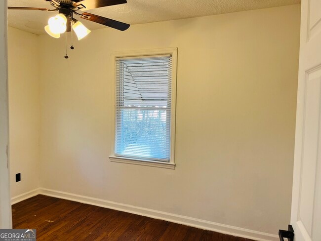 Building Photo - 50 Lone Oak St