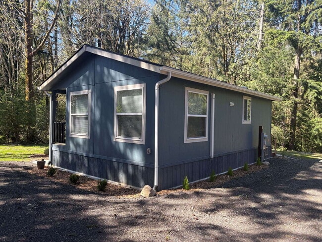 Building Photo - Remodeled 1BR Cottage on Private Wooded Lot