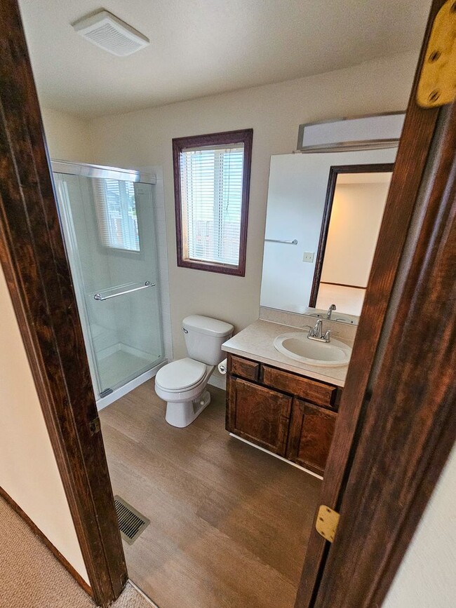 Building Photo - 3642 Meadow Park Loop NE