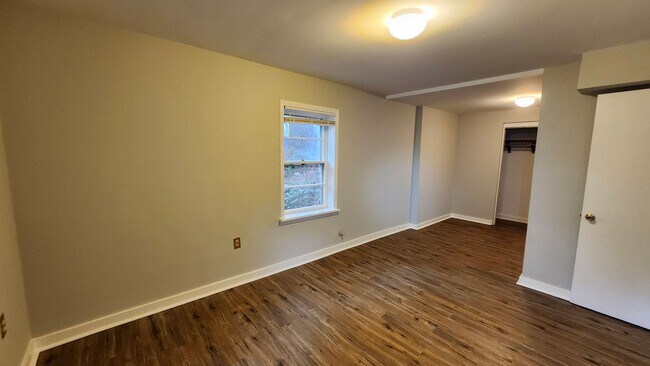 Building Photo - Charming 3-Bed, 2-Bath Ranch in Prime Atlanta Location