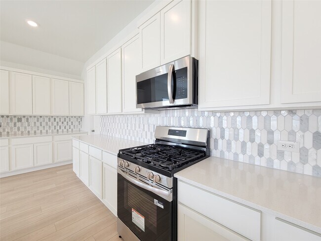 Building Photo - 17850 Aile Pierre Pass