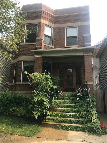 Building Photo - 2049 W Hutchinson St