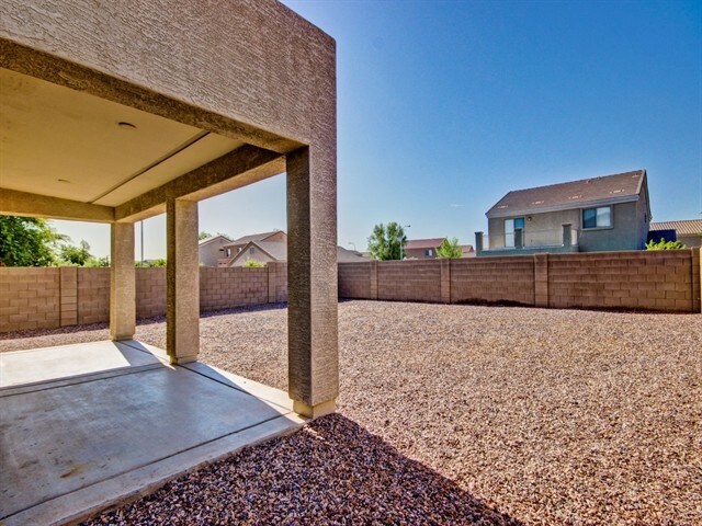 Building Photo - 11229 W Mariposa Dr