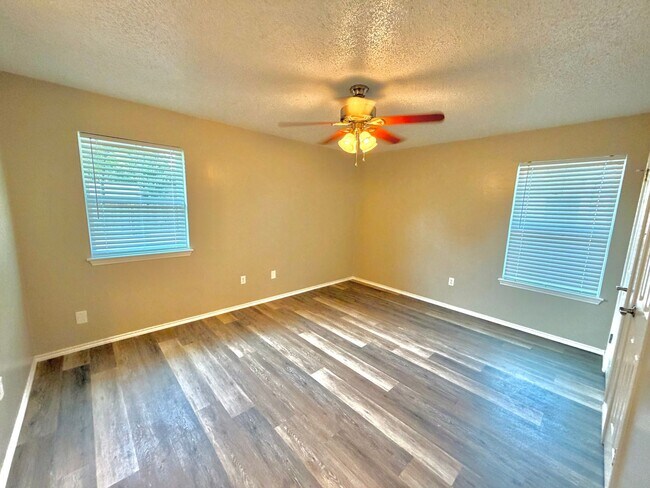 Building Photo - 1114 Rhonda Lee St