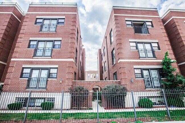 Primary Photo - 543 E 43rd St