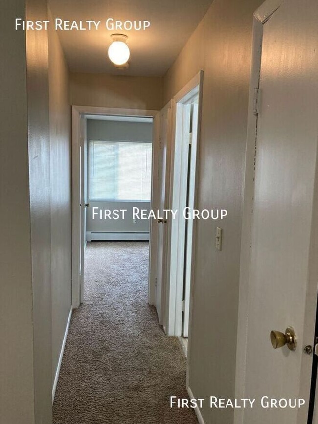 Primary Photo - 5600 N Main St